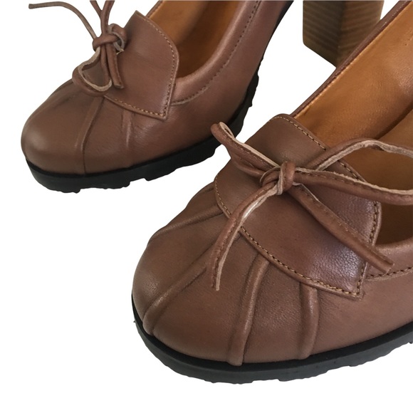 Hunter Made In Spain Leather Stacked Block Heel Platform Pump Heels Size 6.5 - Picture 4 of 9